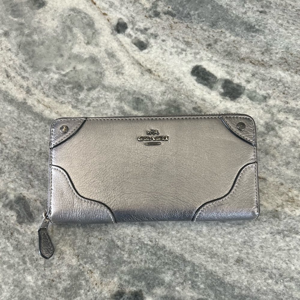 Coach Wallet - Metallic Silver